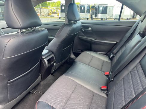 Used 2016 Toyota Camry SE FWD image 10