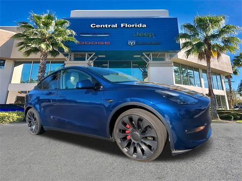 Used 2025 Tesla Model Y Performance image 2