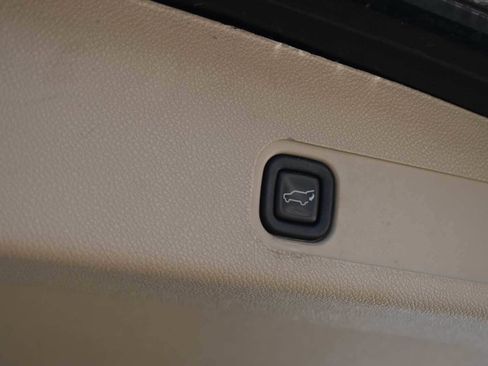 Used 2011 Cadillac Escalade Premium AWD/4WD image 82