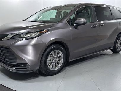 Certified 2023 Toyota Sienna LE
