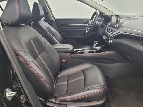 Used 2024 Nissan Altima 2.5 SR FWD image 21