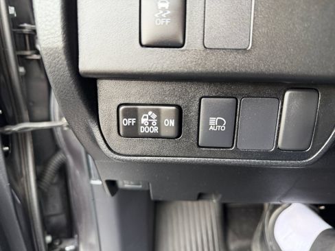 Used 2022 Toyota Tacoma SR AWD/4WD image 25