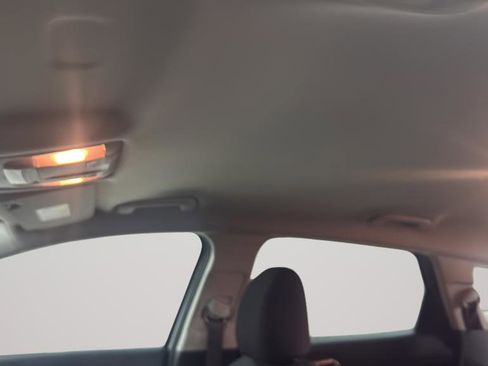 Used 2025 Kia Sportage LX image 31