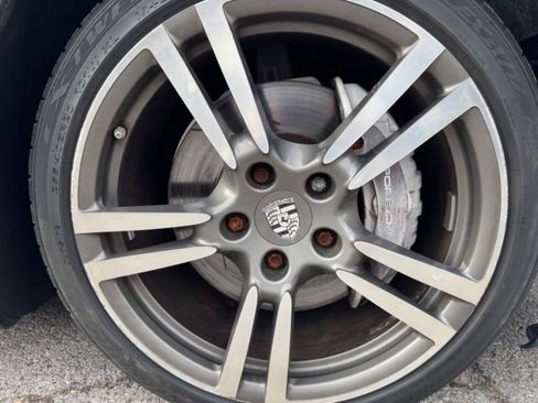 Used 2011 Porsche Panamera RWD image 34