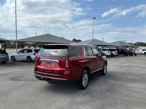 Used 2021 GMC Yukon SLT w/ SLT Premium Package AWD/4WD image 5