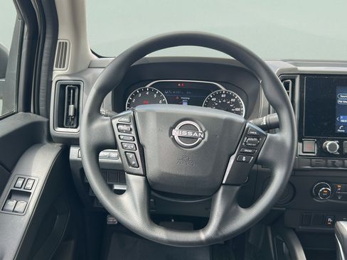 Used 2025 Nissan Frontier S RWD image 17