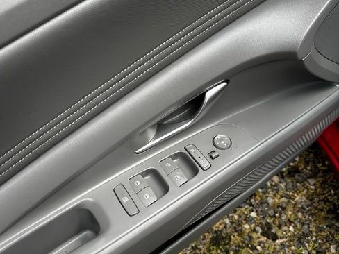 Used 2023 Hyundai Elantra SEL w/ Convenience Package image 11