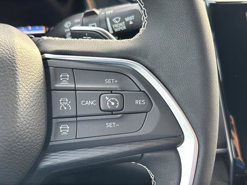 New 2025 Jeep Grand Cherokee L Laredo image 28