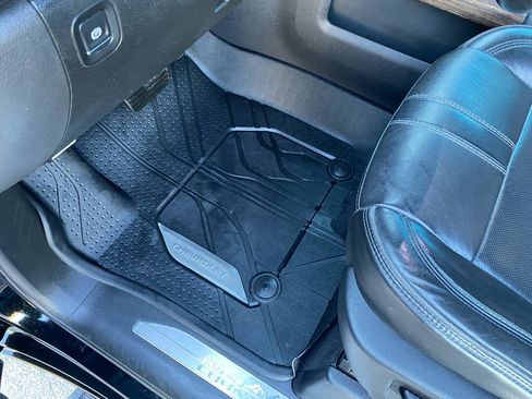 Used 2020 Chevrolet Silverado 1500 High Country w/ Technology Package image 19