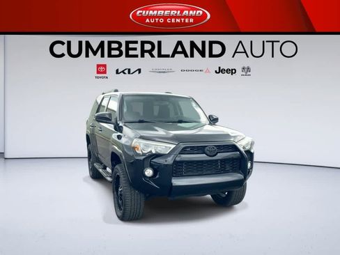 Used 2018 Toyota 4Runner SR5 RWD image 3