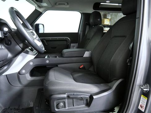 Used 2022 Land Rover Defender 90 image 15