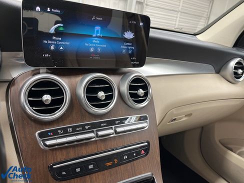 Used 2022 Mercedes-Benz GLC 300 GLC 300 w/ Premium Package Lite image 16