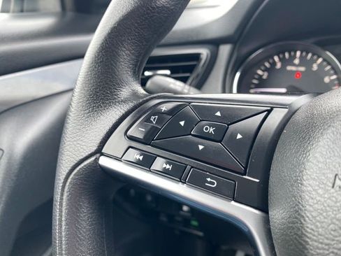 Used 2020 Nissan Rogue SV image 28