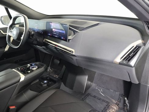 Used 2025 BMW iX xDrive50 AWD/4WD image 9