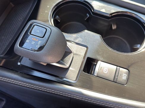 Used 2023 Nissan Rogue SL image 30