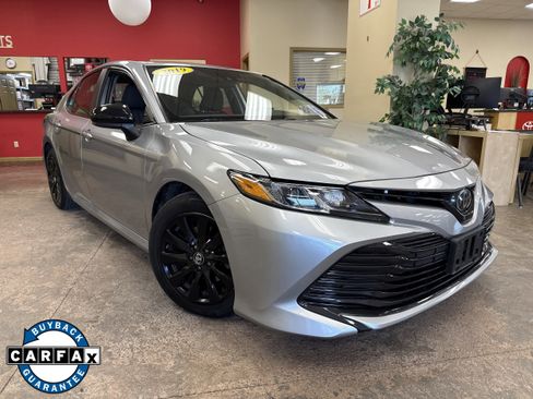 Used 2019 Toyota Camry LE FWD image 1