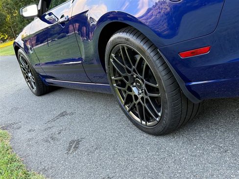 Used 2014 Ford Mustang Shelby GT500 w/ Equipment Group 821A RWD image 25