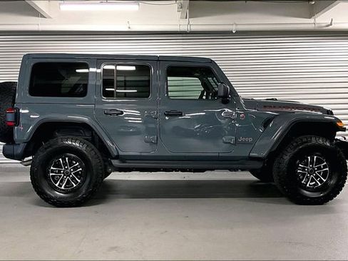 Used 2025 Jeep Wrangler Unlimited Rubicon AWD/4WD image 14