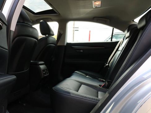 Used 2014 Lexus ES 350 w/ Luxury Package FWD image 43