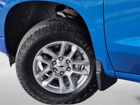 Used 2023 Chevrolet Silverado 1500 RST w/ Z71 Off-Road Package AWD/4WD image 11