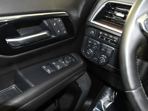 Used 2025 Chevrolet Tahoe Z71 AWD/4WD image 33
