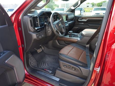 Used 2024 Chevrolet Silverado 1500 High Country w/ Technology Package AWD/4WD image 13
