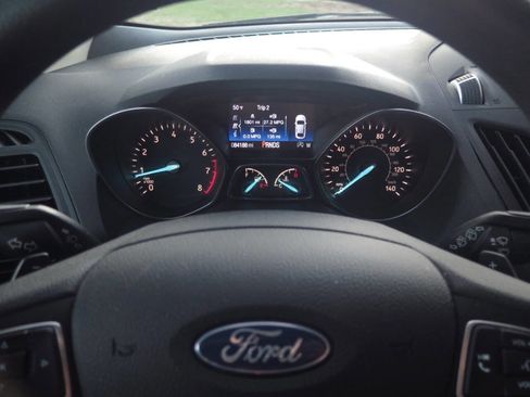 Used 2017 Ford Escape SE w/ Equipment Group 201A image 8