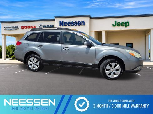 Used 2010 Subaru Outback 2.5i Limited AWD/4WD image 1