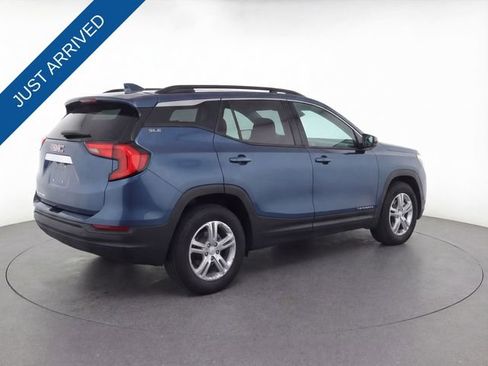 Used 2024 GMC Terrain SLE w/ Driver Convenience Package image 13