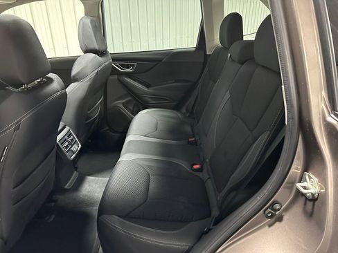 Used 2022 Subaru Forester Premium image 11