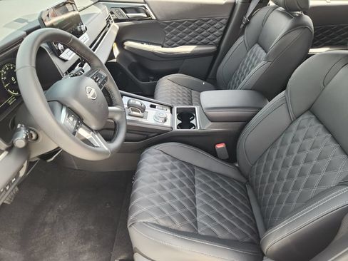 New 2026 Nissan Rogue Platinum AWD/4WD image 10