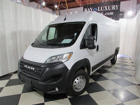 Used 2024 RAM ProMaster 2500 w/ Convenience Group image 13