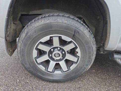 Used 2018 Toyota 4Runner SR5 Premium image 5