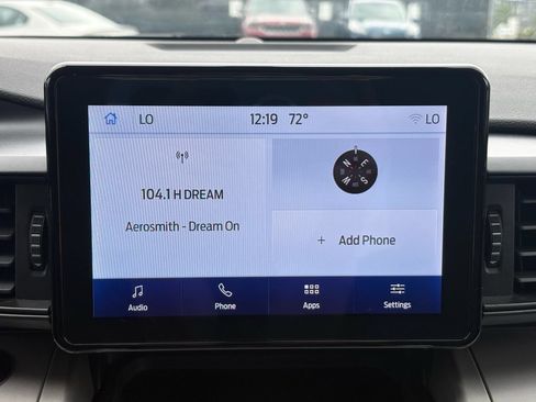 Used 2023 Ford Explorer XLT AWD/4WD image 19