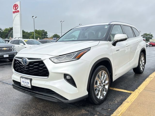 Used 2021 Toyota Highlander Limited AWD/4WD image 5