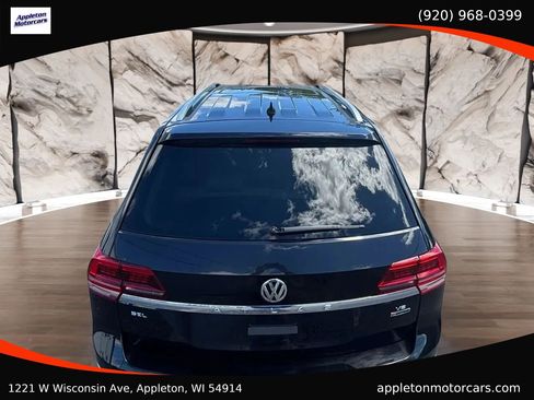 Used 2019 Volkswagen Atlas SEL R-Line AWD/4WD image 9