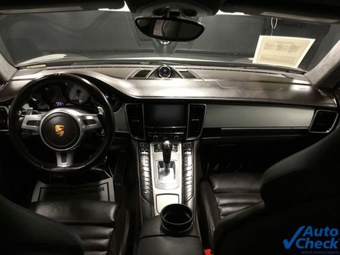 Used 2016 Porsche Panamera GTS image 24