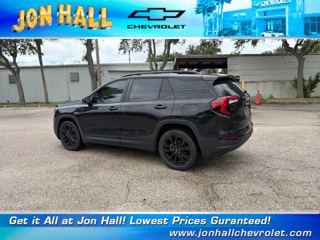 Used 2022 GMC Terrain SLE w/ Driver Convenience Package FWD image 5