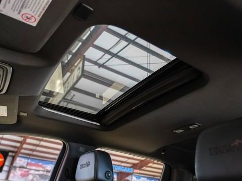 Used 2020 Chevrolet Silverado 3500 High Country image 7