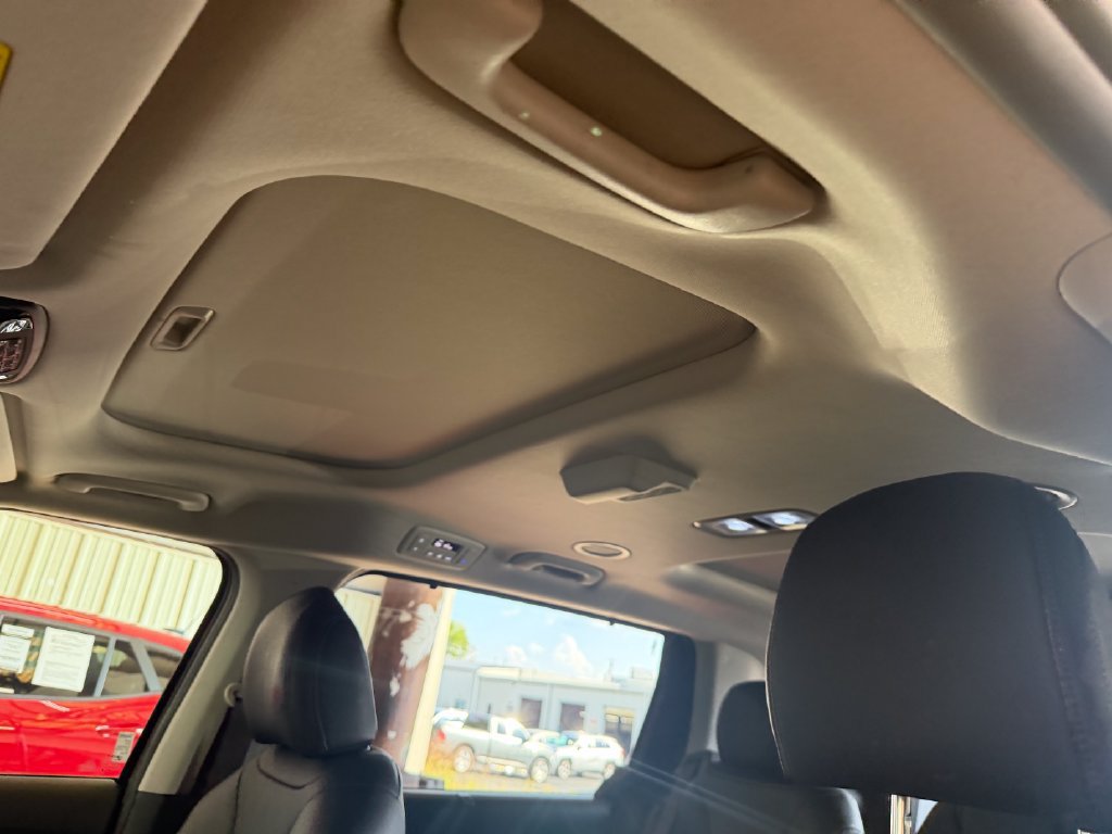 Used 2025 Kia Carnival SX FWD image 20