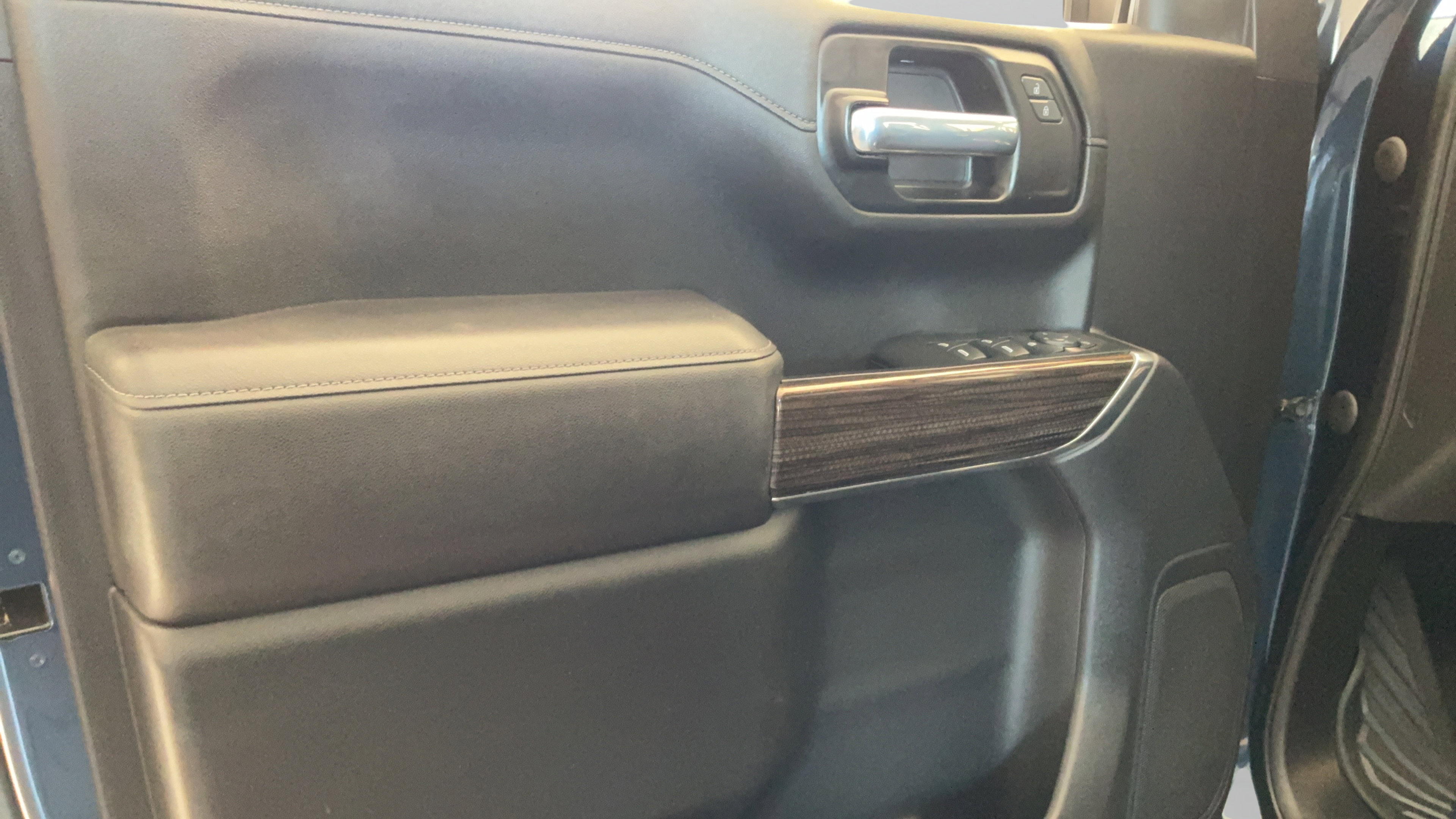 Used 2021 Chevrolet Silverado 1500 LT Trail Boss w/ Bed Protection Package AWD/4WD image 21