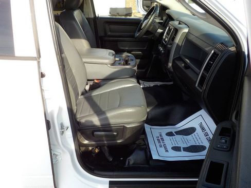 Used 2019 RAM 1500 Tradesman w/ Chrome Appearance Group RWD image 25