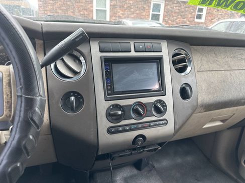 Used 2009 Ford Expedition XLT image 12