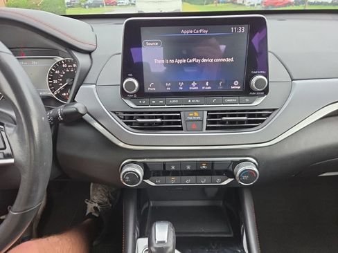 Used 2024 Nissan Altima 2.5 SR FWD image 8