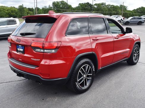 Used 2017 Jeep Grand Cherokee Trailhawk w/ Trailhawk Luxury Group AWD/4WD image 15