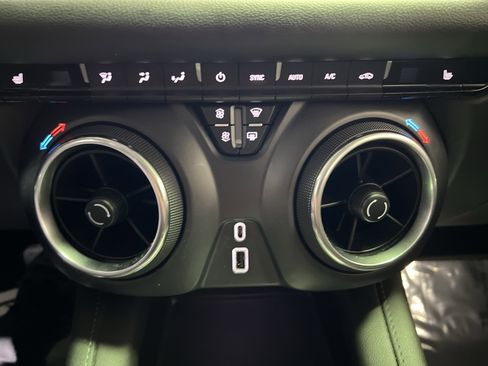 Used 2020 Chevrolet Blazer LT image 20