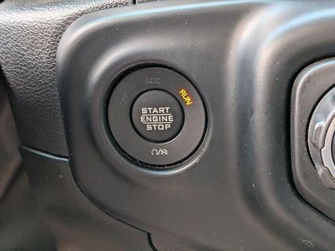 Used 2023 Jeep Gladiator Sport AWD/4WD image 29