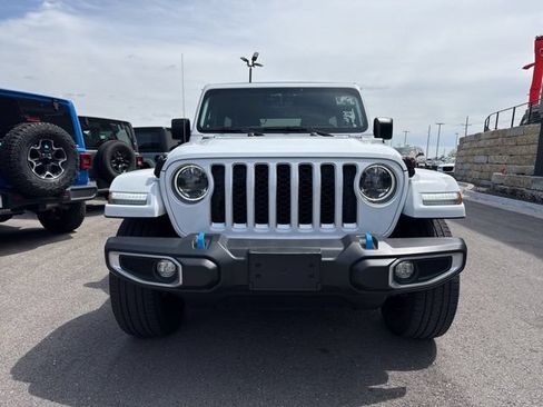 Used 2023 Jeep Wrangler Unlimited Sahara w/ Cold Weather Group AWD/4WD image 9