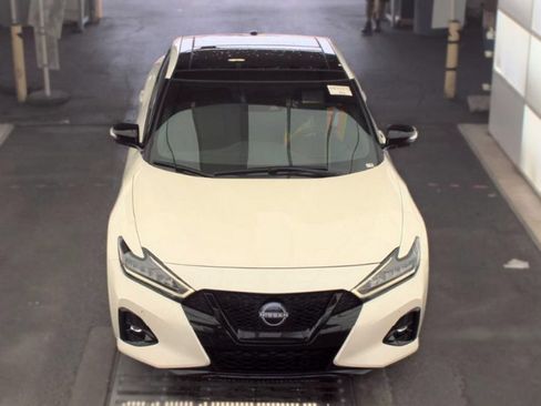 Used 2023 Nissan Maxima SR w/ Sport Mat Group FWD image 2
