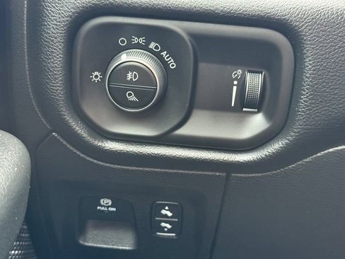 Used 2020 RAM 1500 Big Horn AWD/4WD image 42